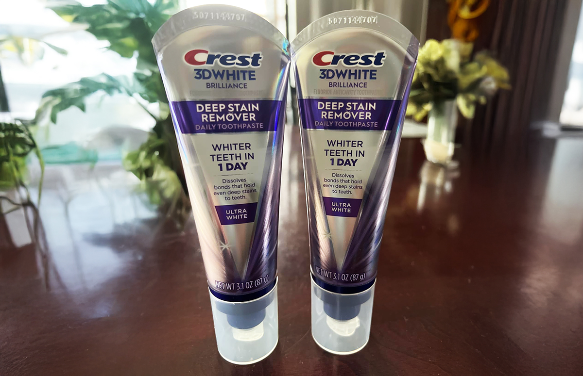 Crest 3D White Toothpaste 2-Pack Just $13.64 Shipped on Amazon (Reg. $21)