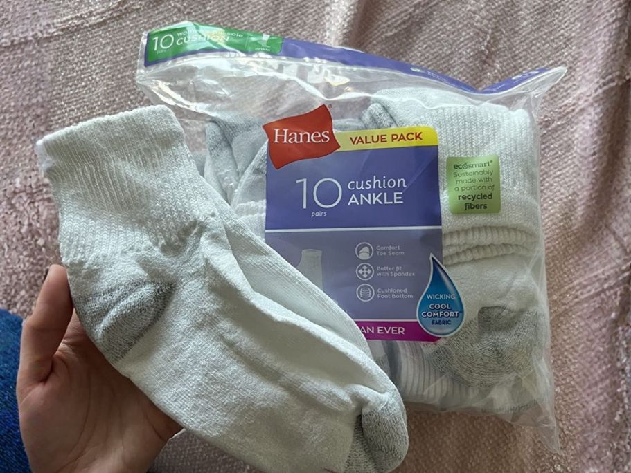 Hanes Women’s Socks 10-Pack Only $3.78 Shipped on Amazon (Reg. $13)